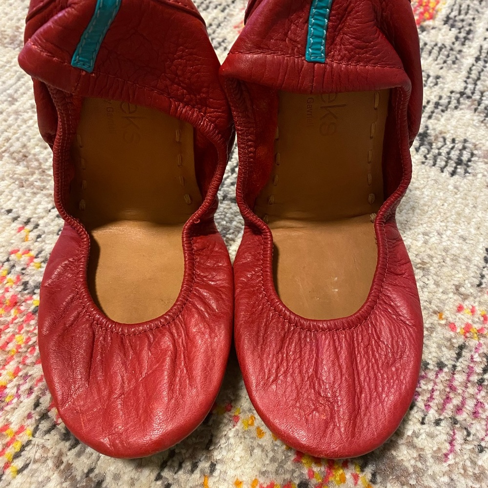 Red Tieks
